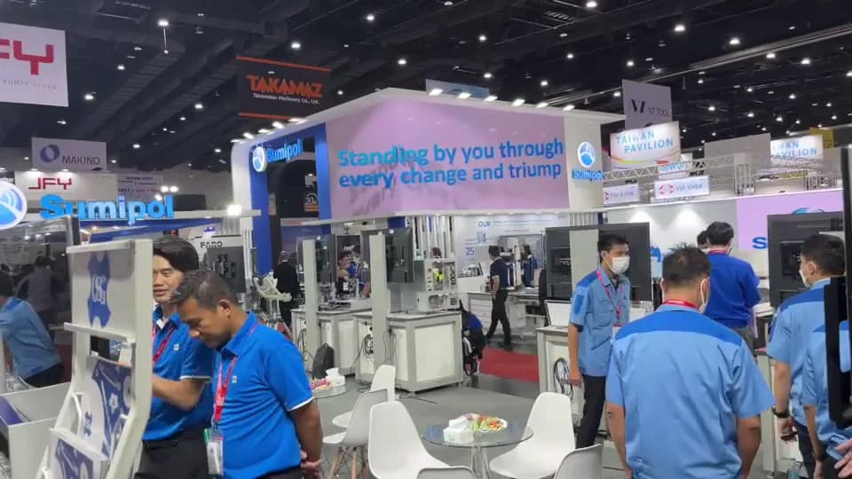 Sumipol naked-eye 3D animation playing above the exhibition stand at METALEX 2023.